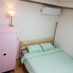Roommate In Ehwa