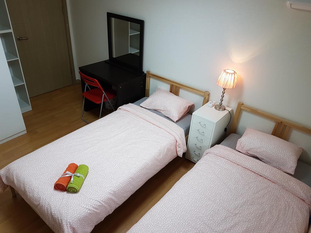 Roommate In Ehwa Seoul