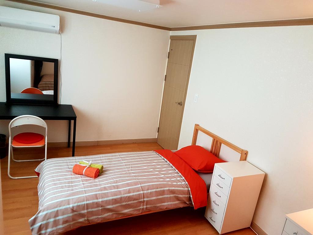 Roommate In Ehwa