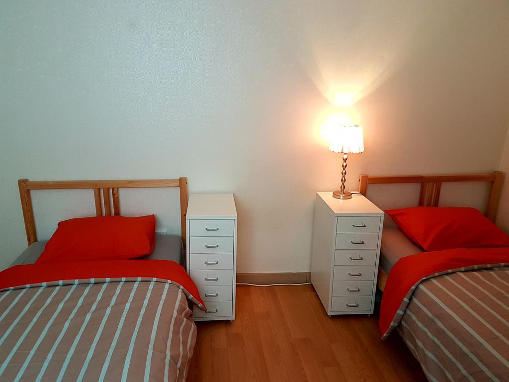 Bed & Breakfast Roommate In Ehwa